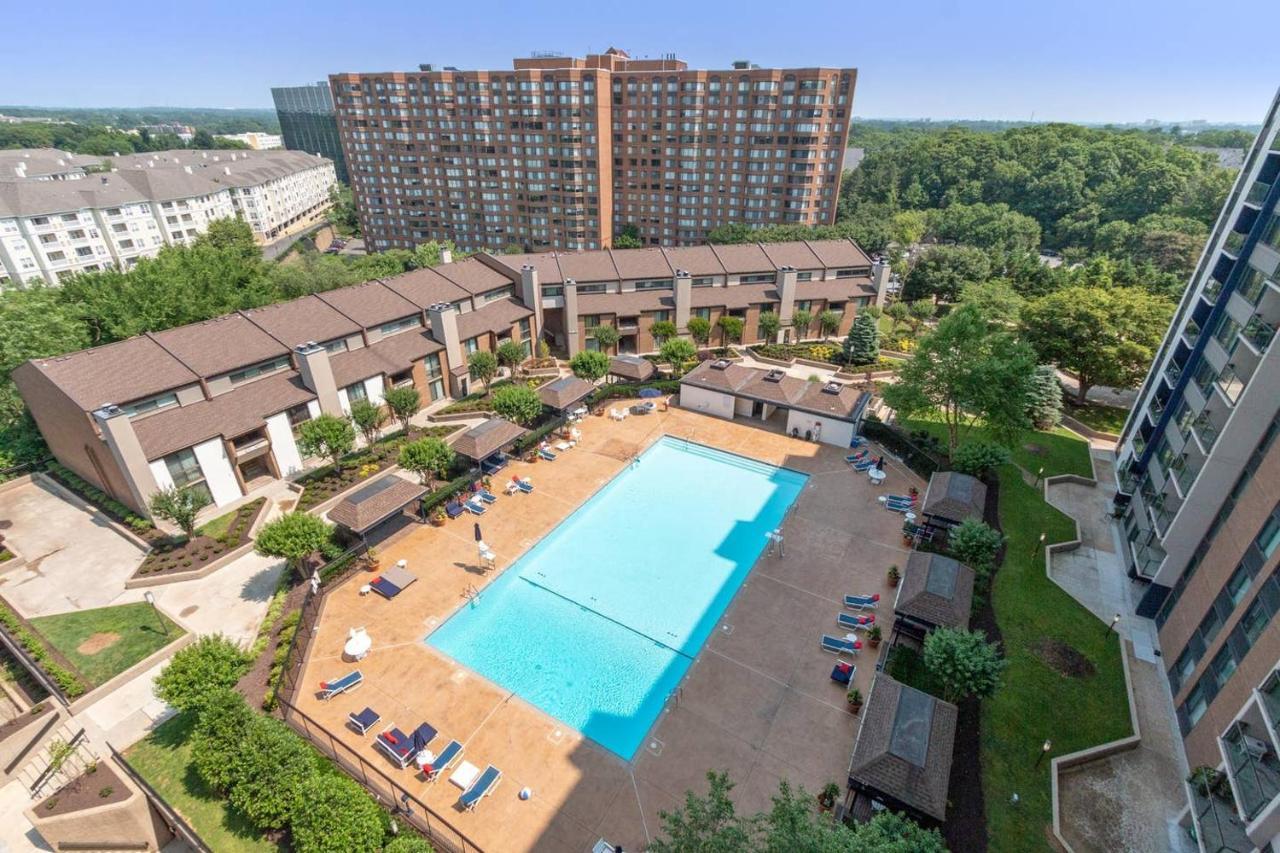 Sanctuary Just Outside Dc + Gym + Pool Alexandria Exterior photo